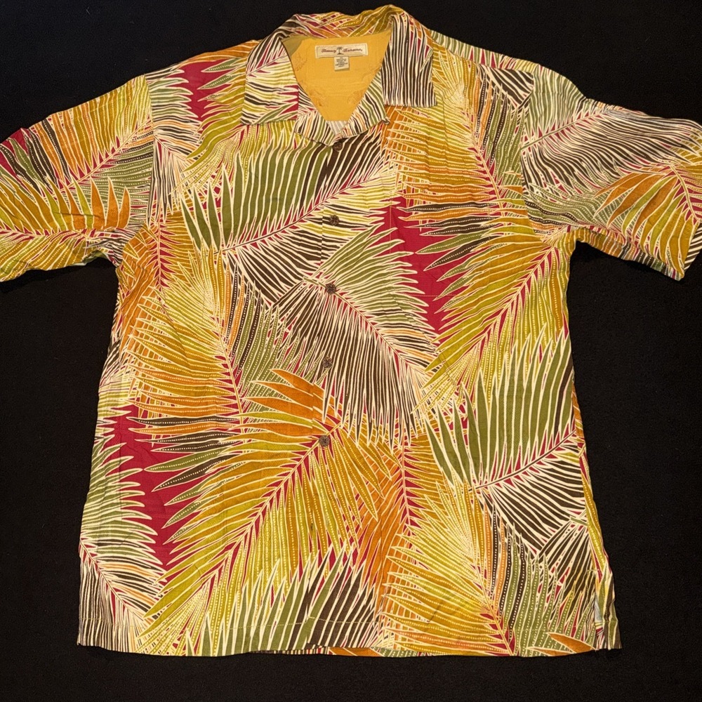 Tommy Bahama Orange,Red And Green Palm Fronds Hawaiian Button Up Mens Medium‎